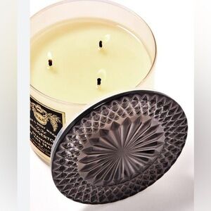 Bridgerton collection diamond of the season 3 wick candle.